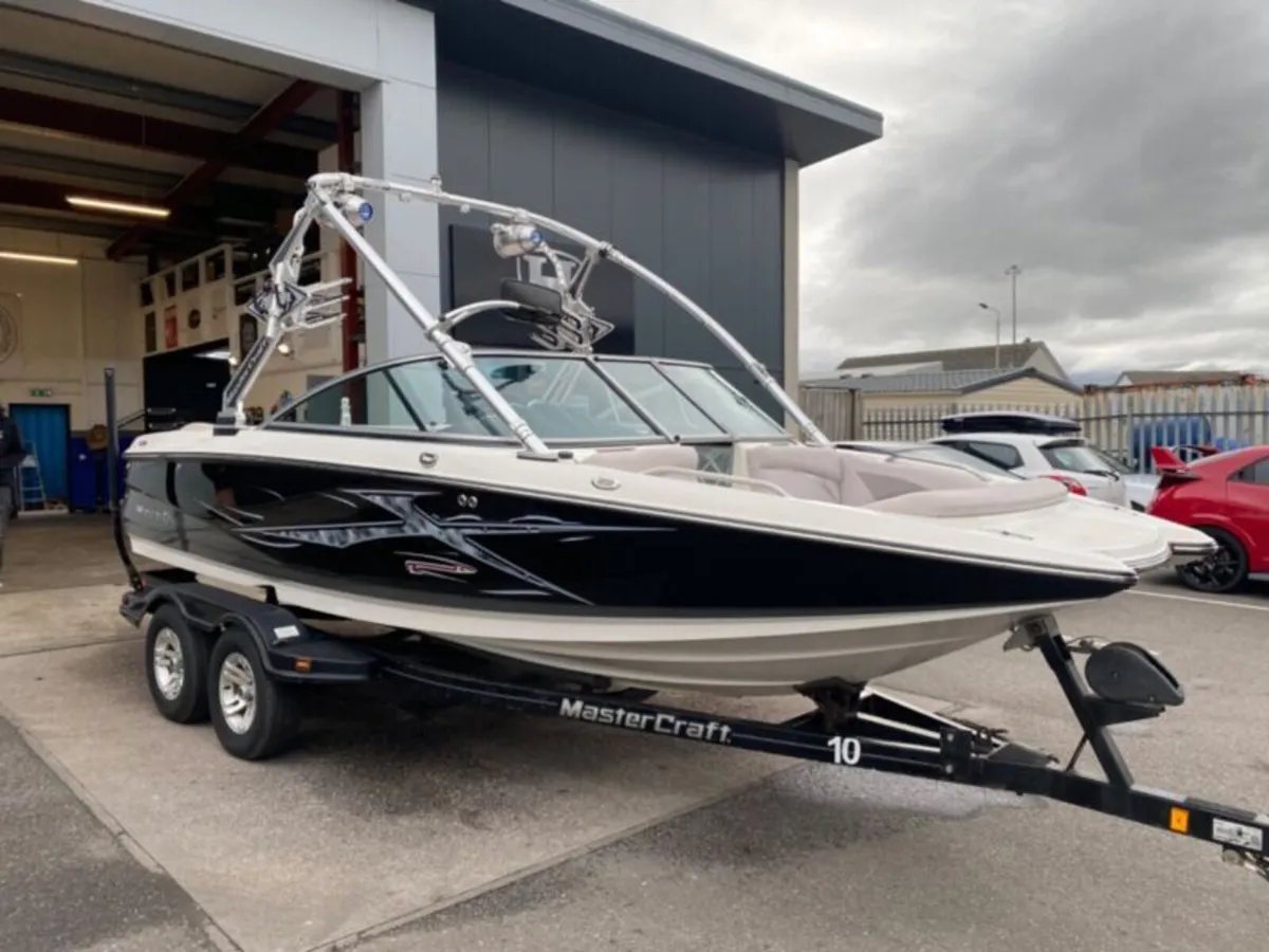 Mastercraft X2 WakeBoard Boat - Image 4