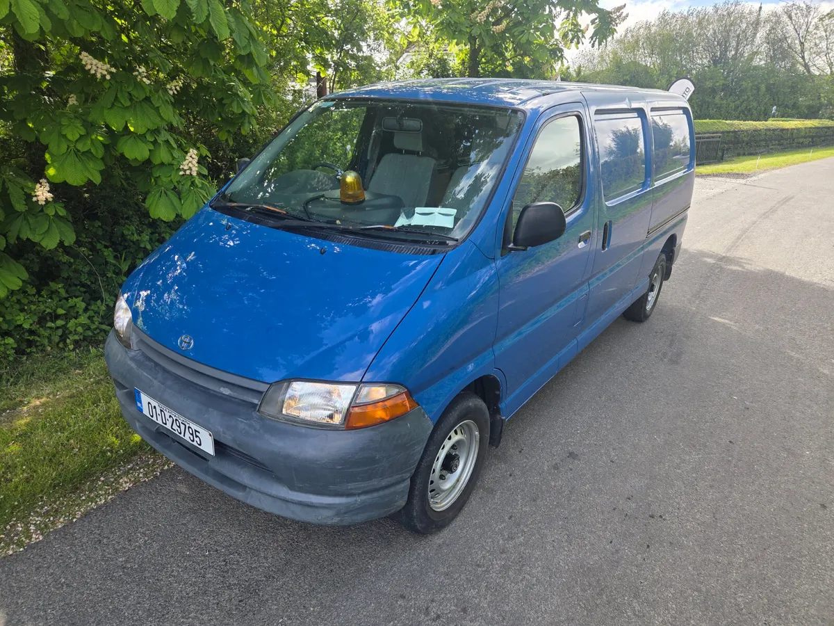 Toyota HiAce 2001 - Image 4