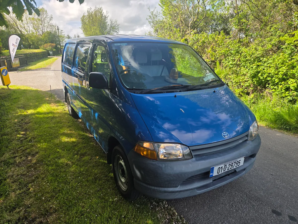 Toyota HiAce 2001 - Image 2