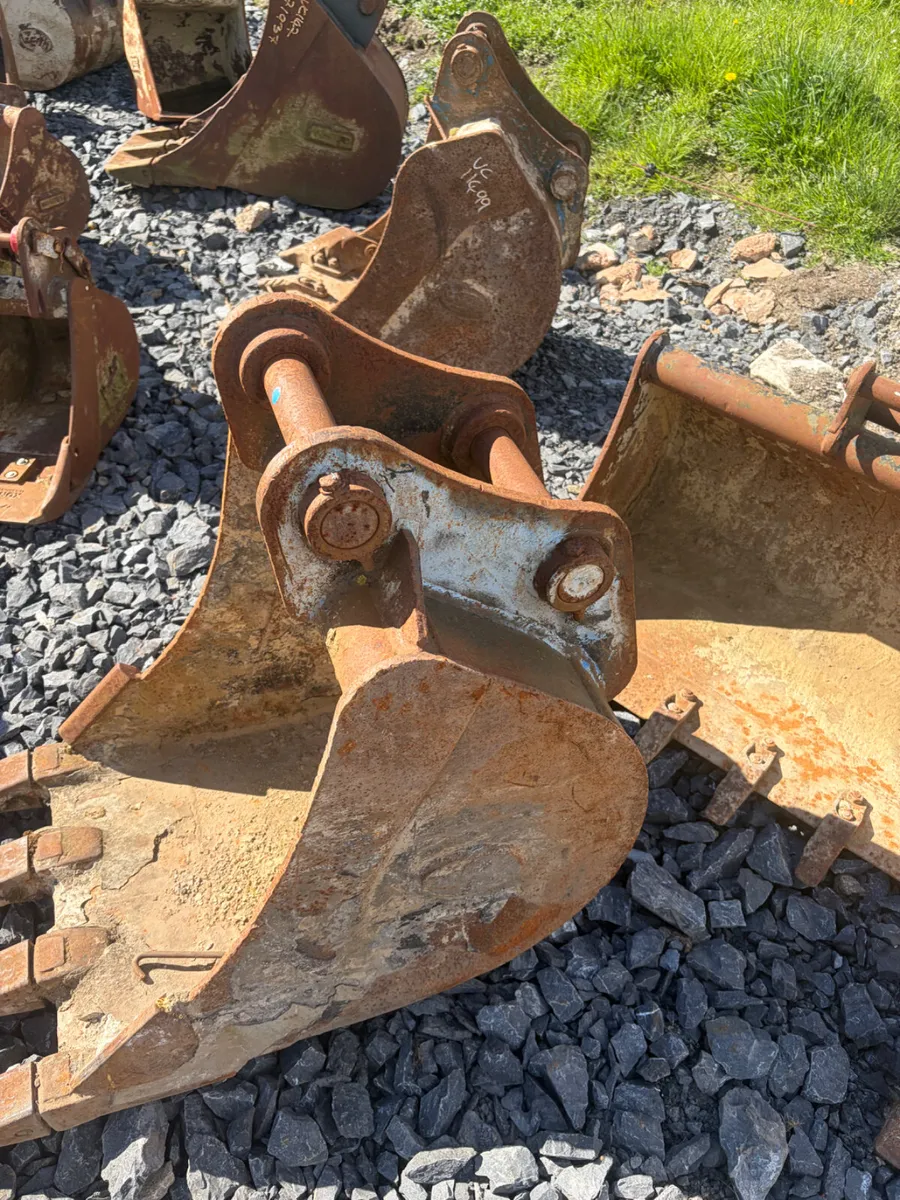 Strickland 55mm pin 2ft digging bucket for sale - Image 3