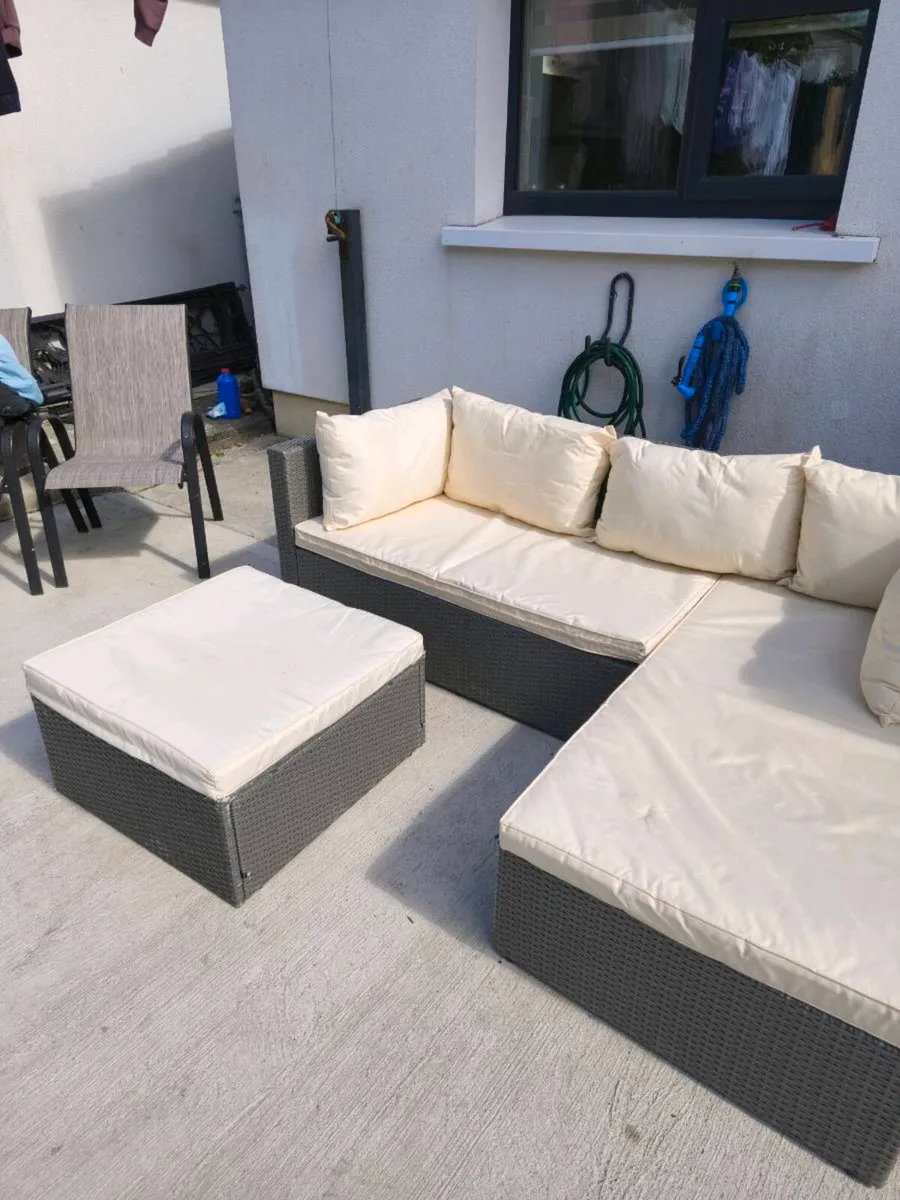 Rattan garden set. - Image 4