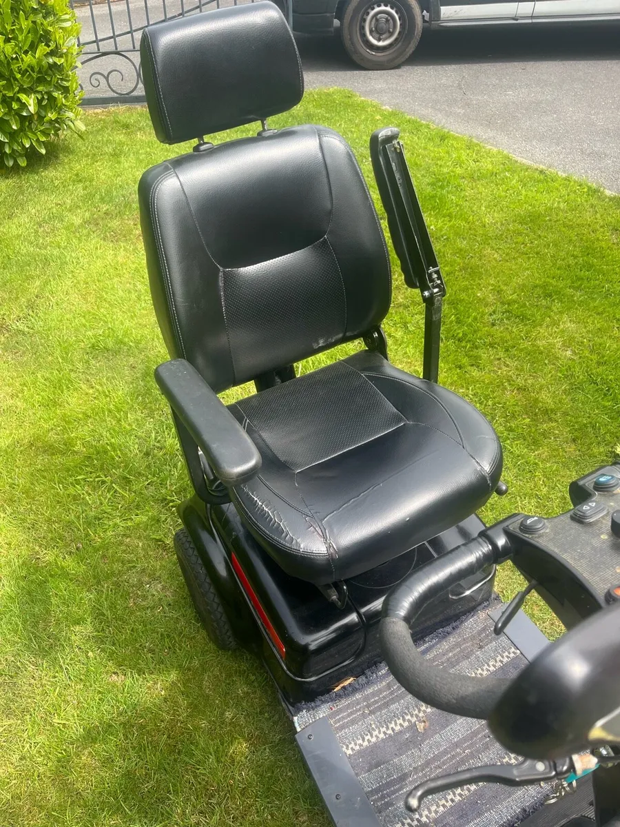 Powerful large mobility scooter - Image 3