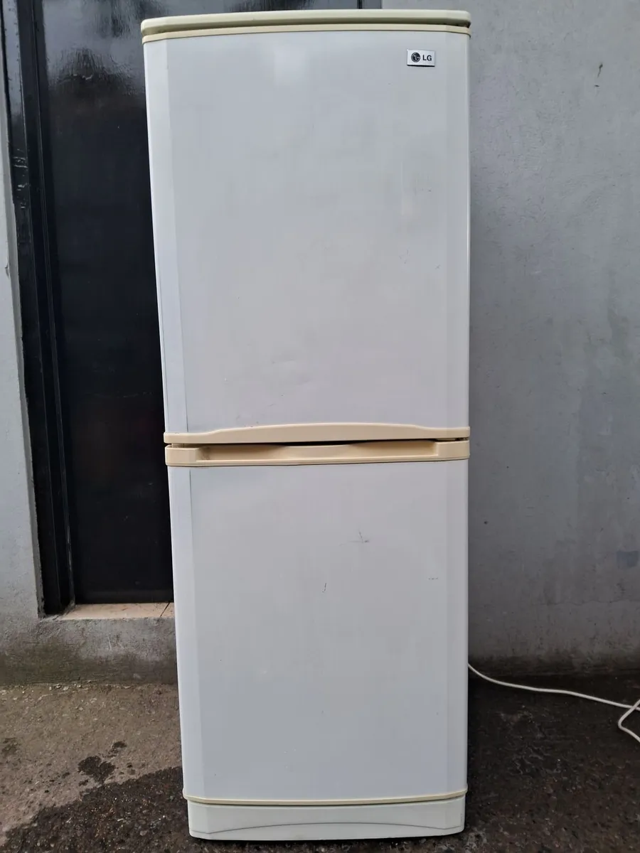 SAMSUNG FRIDGE FREEZER FULL - Image 1