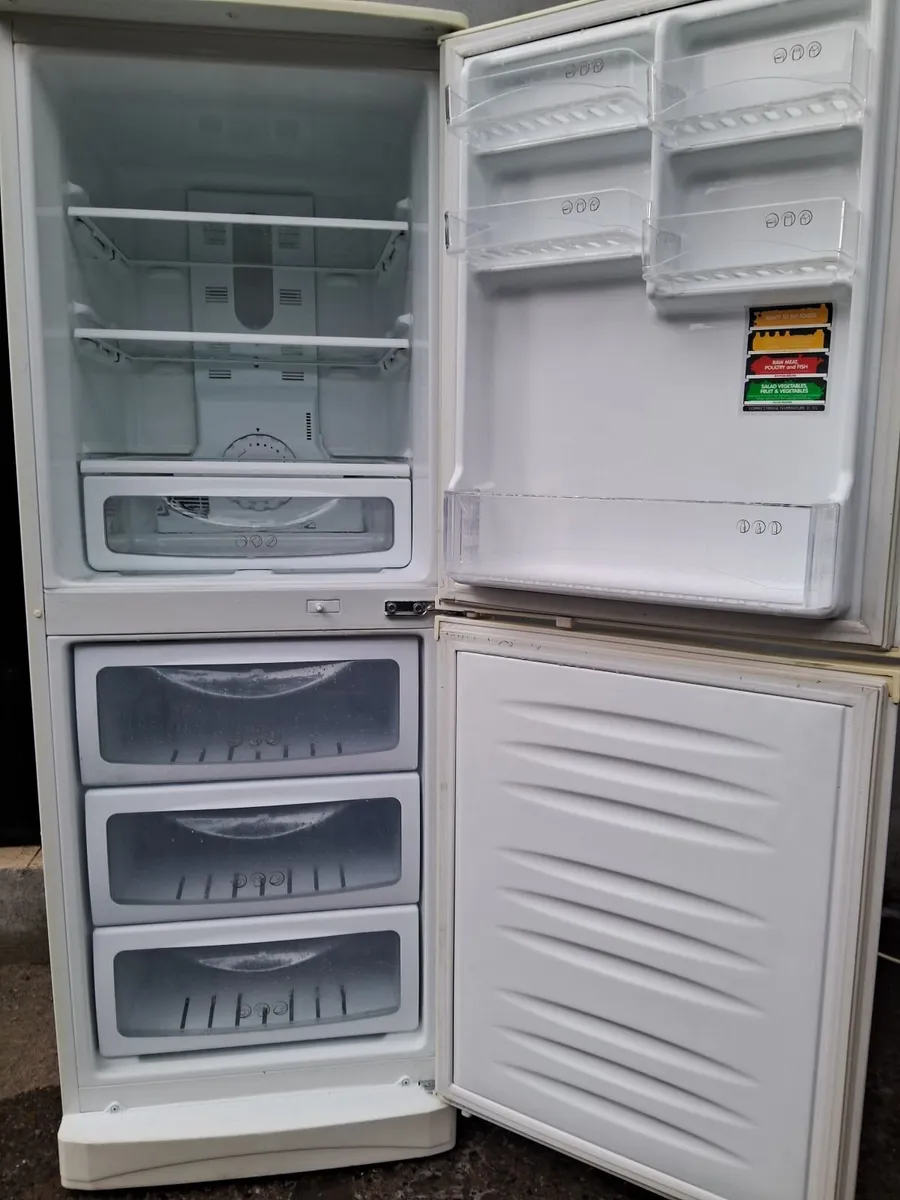 SAMSUNG FRIDGE FREEZER FULL - Image 2