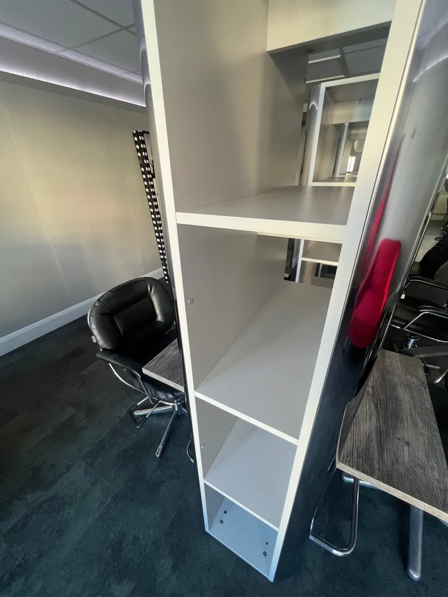 Salon furniture - Image 2