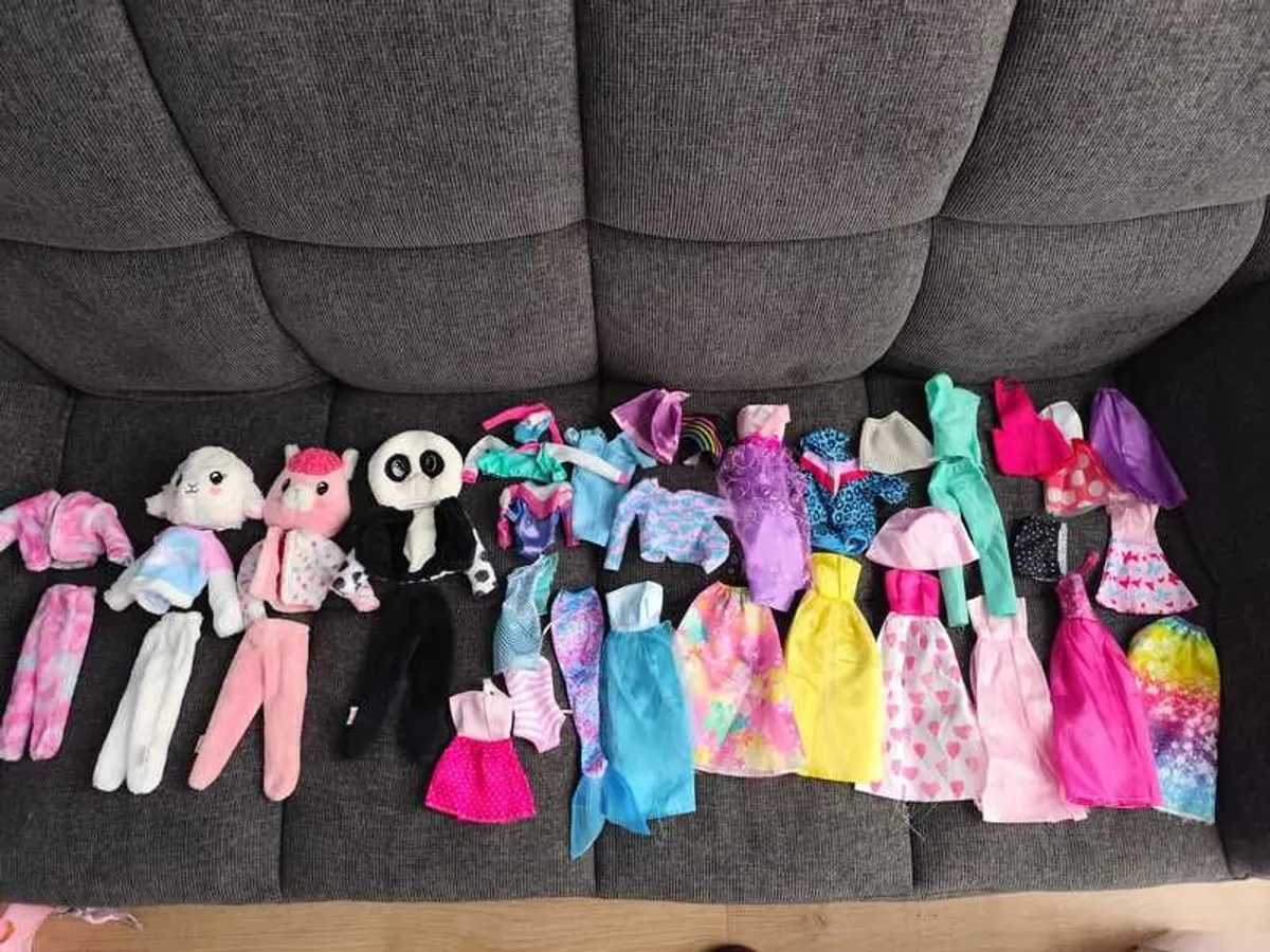 Barbie Dream House, 20+ Dolls, Camepervan, Car, Moped , Wardroobe - Image 2