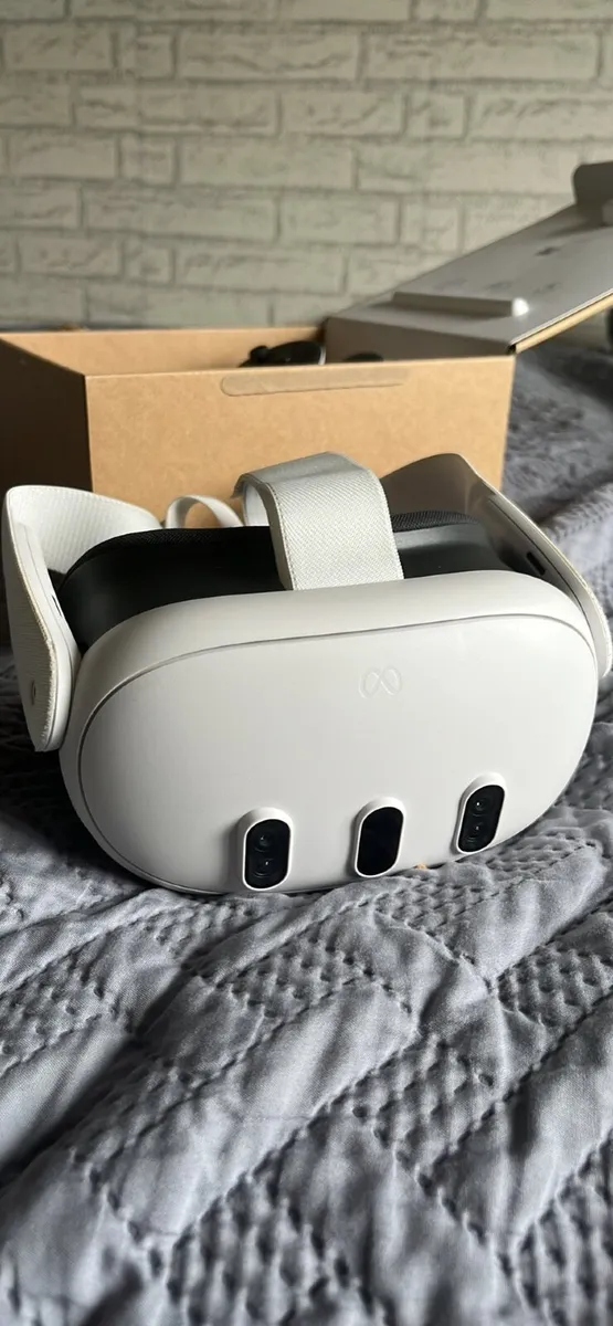 Meta Quest 3 128GB excellent condition - Image 1