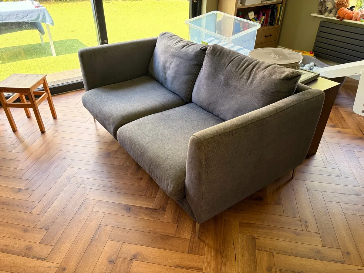 Couch. - Image 1