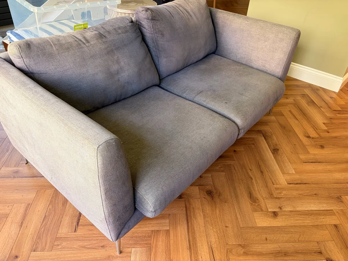 Couch. - Image 2