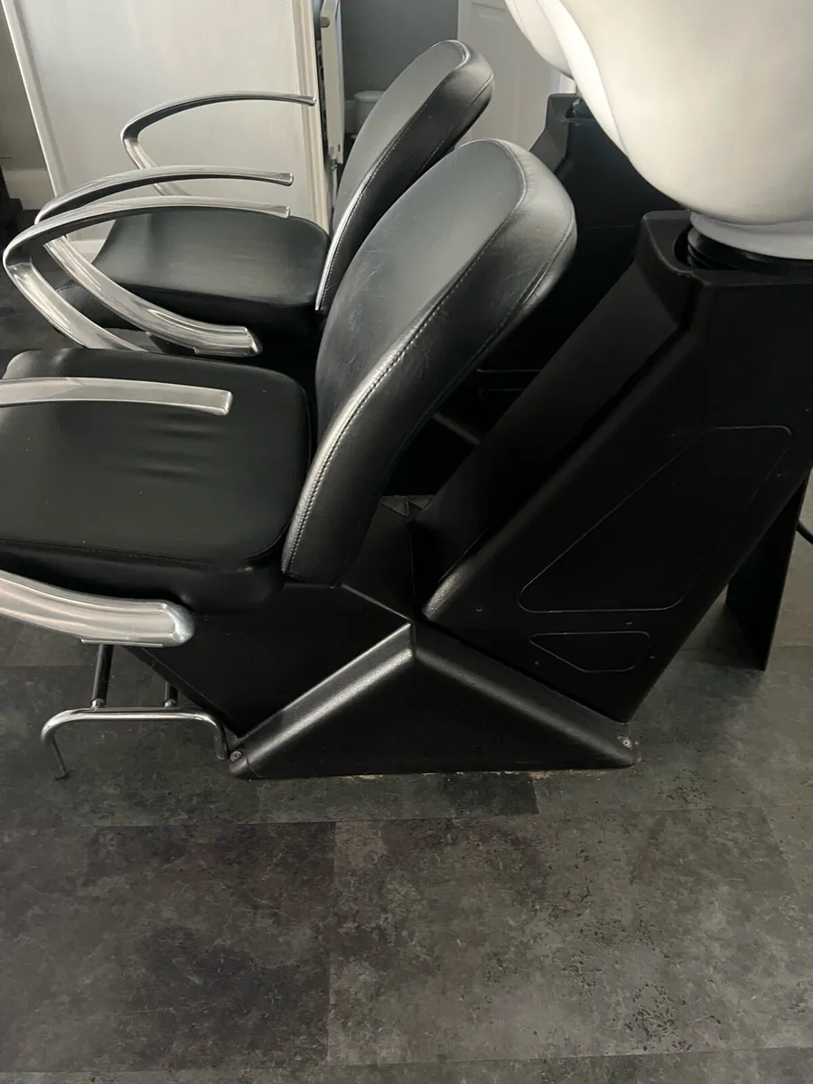 Salon furniture - Image 4