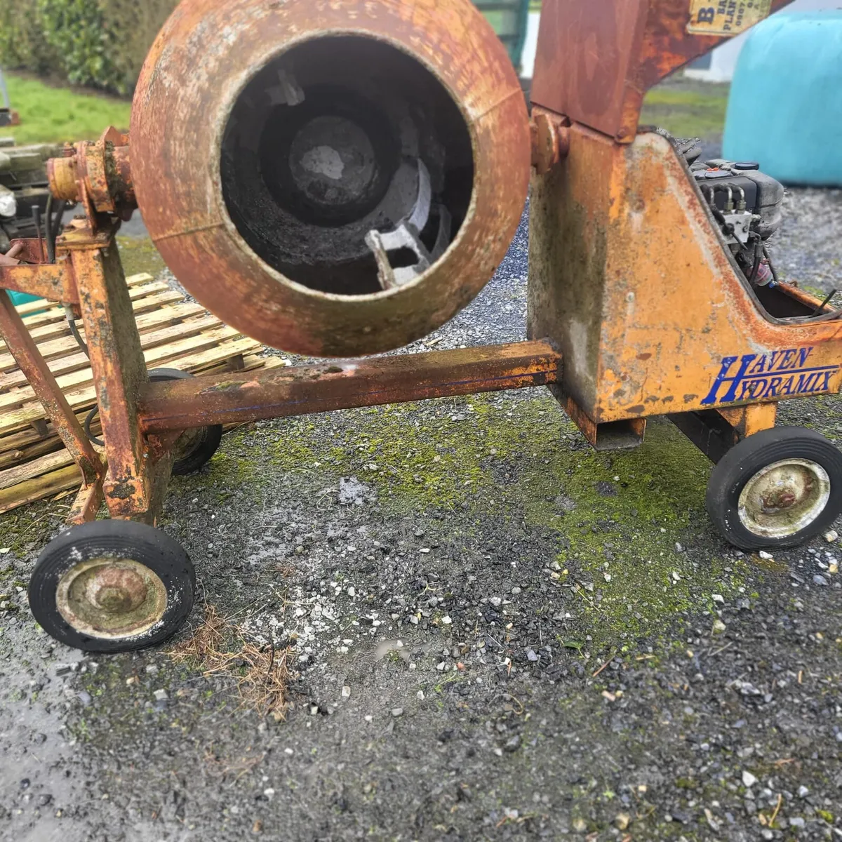 Cement mixer - Image 1