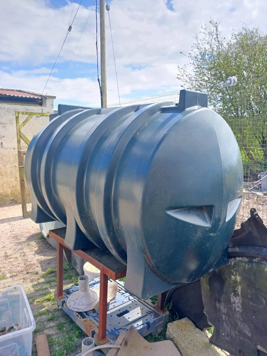 Oil tank - Image 2