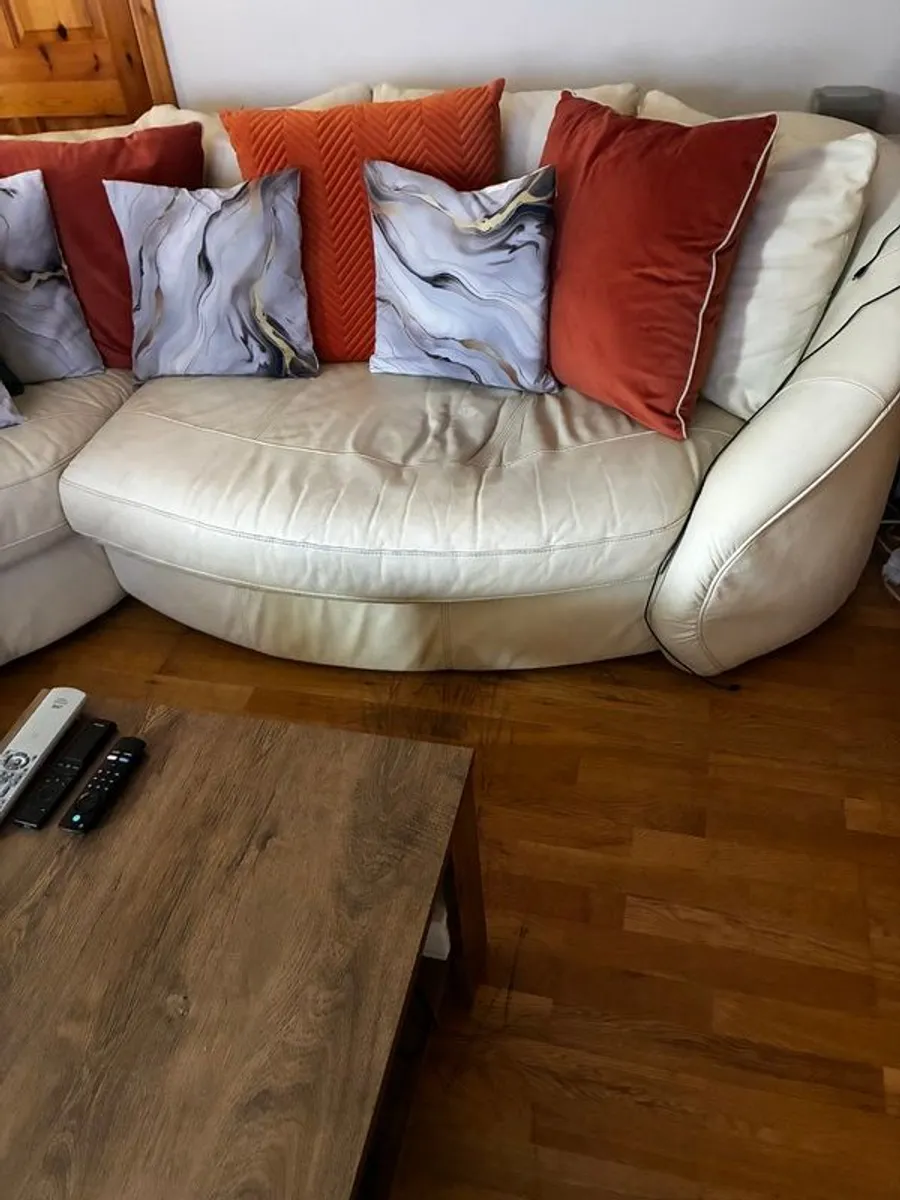 Couch - Image 3