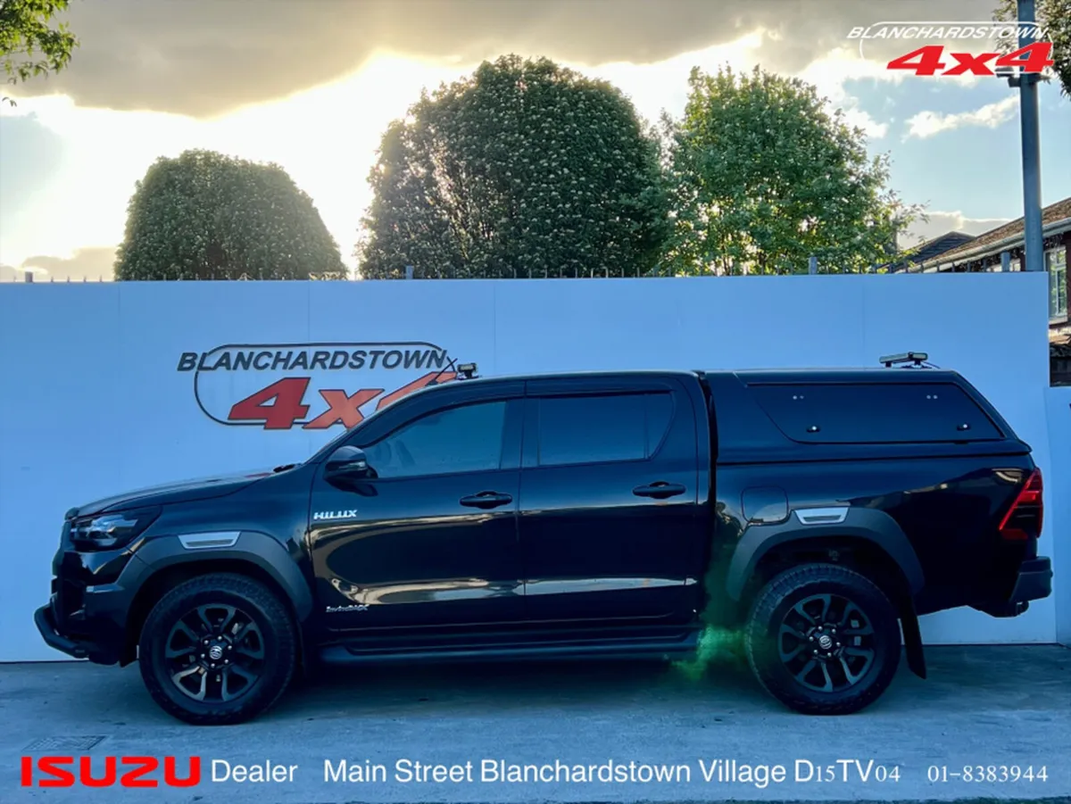 Toyota Hilux 2.8 INVINCIBLE AUTO BEST AVAILABLE - Image 3
