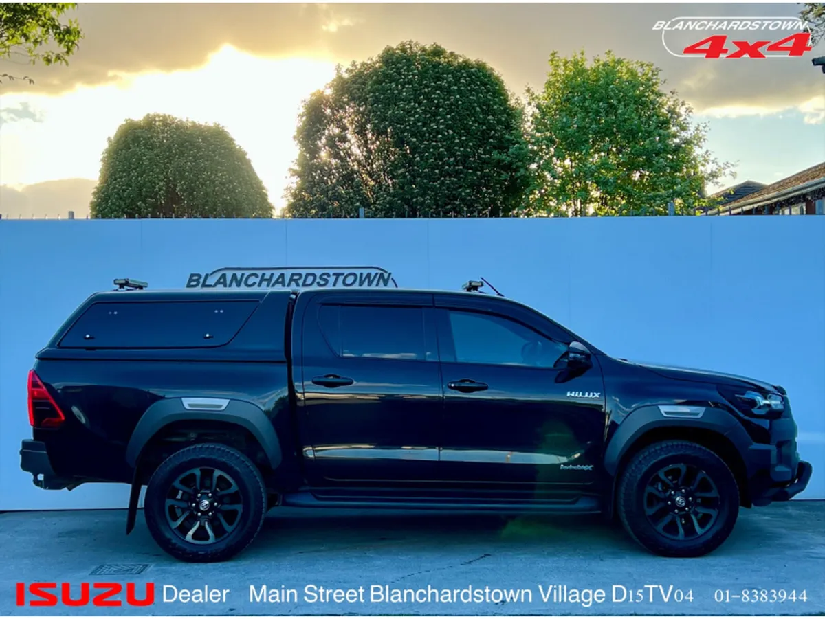 Toyota Hilux 2.8 INVINCIBLE AUTO BEST AVAILABLE - Image 4
