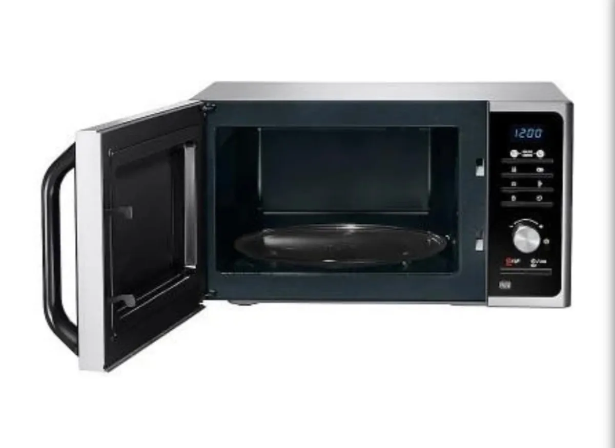 Samsung Microwave 23L 800W | Like New - Image 3