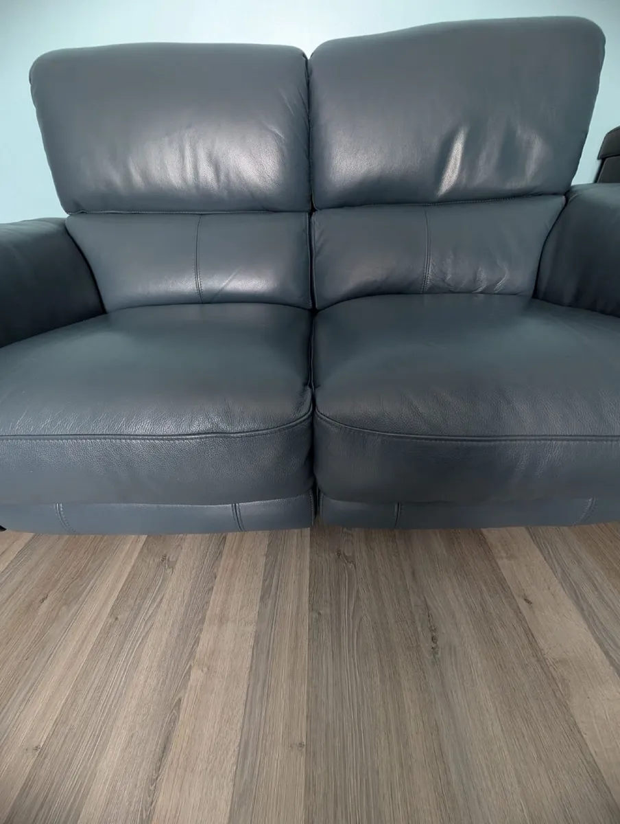 Real leather electric big 2 seater reclining Sofa - Image 3