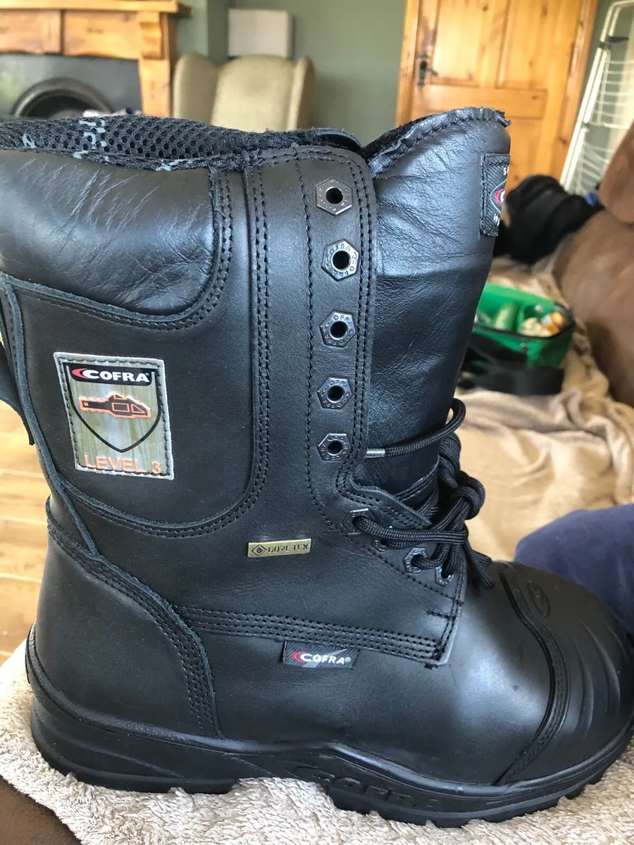 Chainsaw boots - Image 2