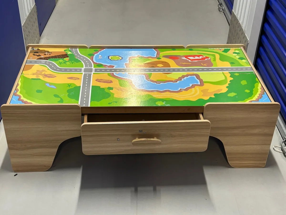 Kids train table/play table - Image 2
