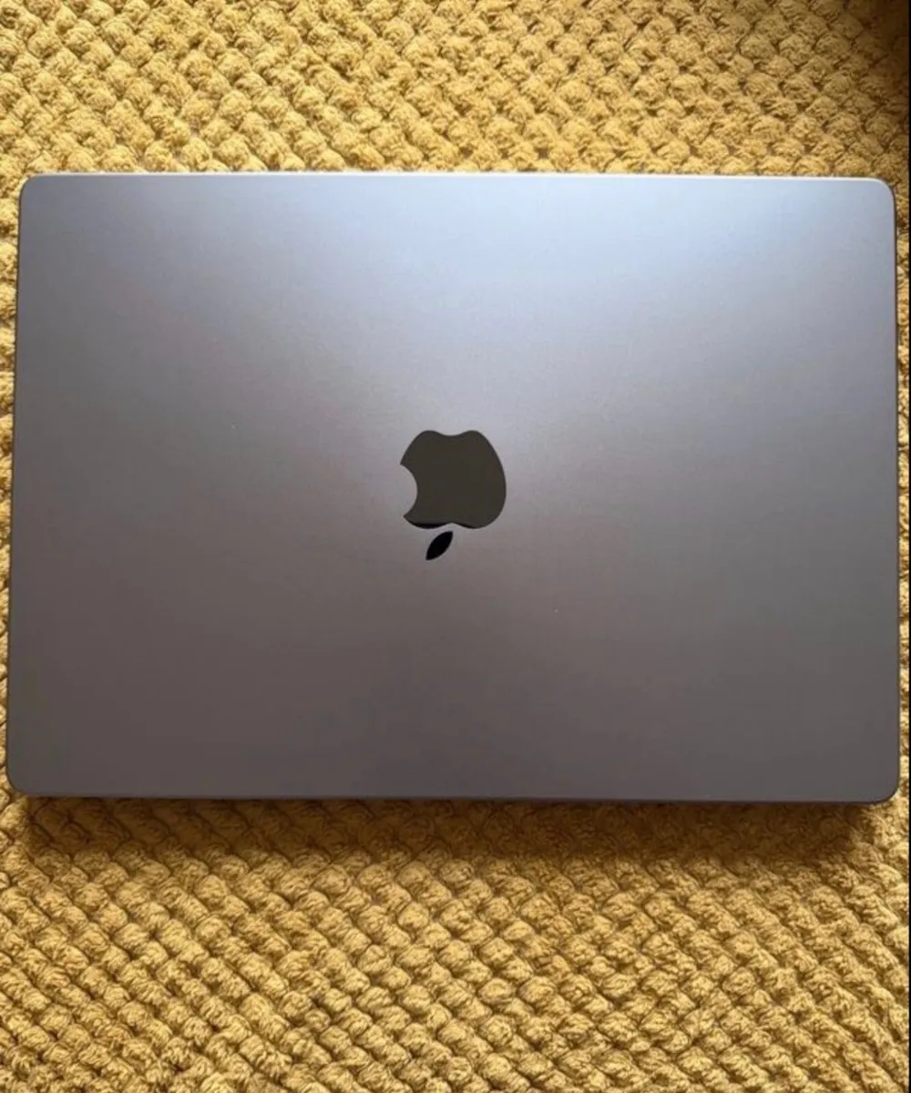 MacBook Pro M3 - Image 1