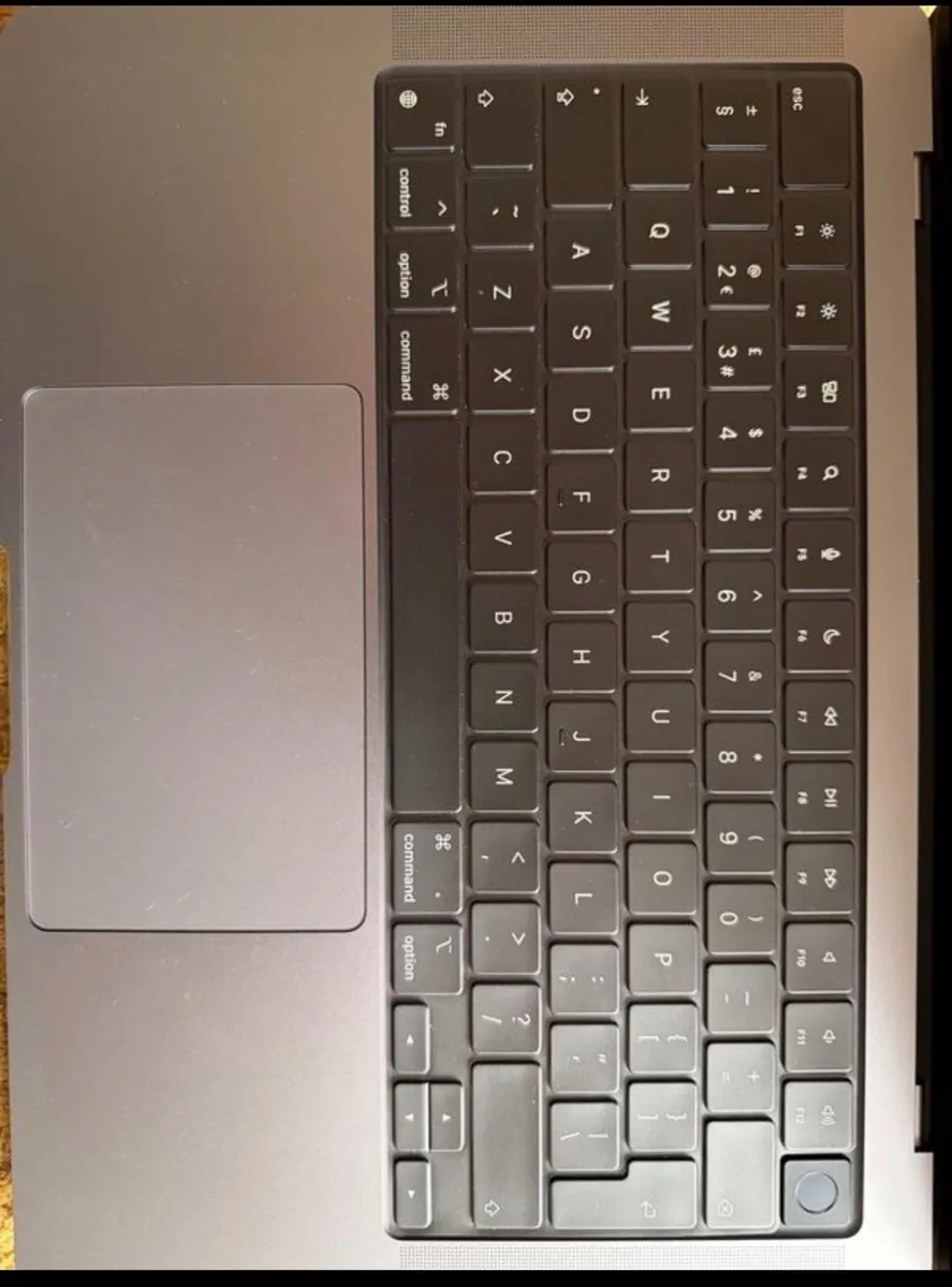 MacBook Pro M3 - Image 3
