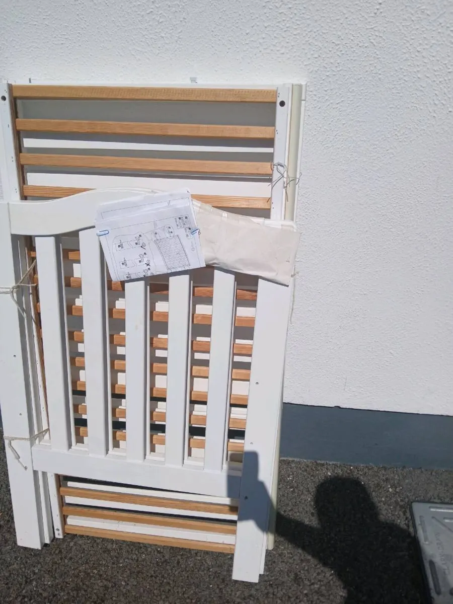 Baby cot - Image 1