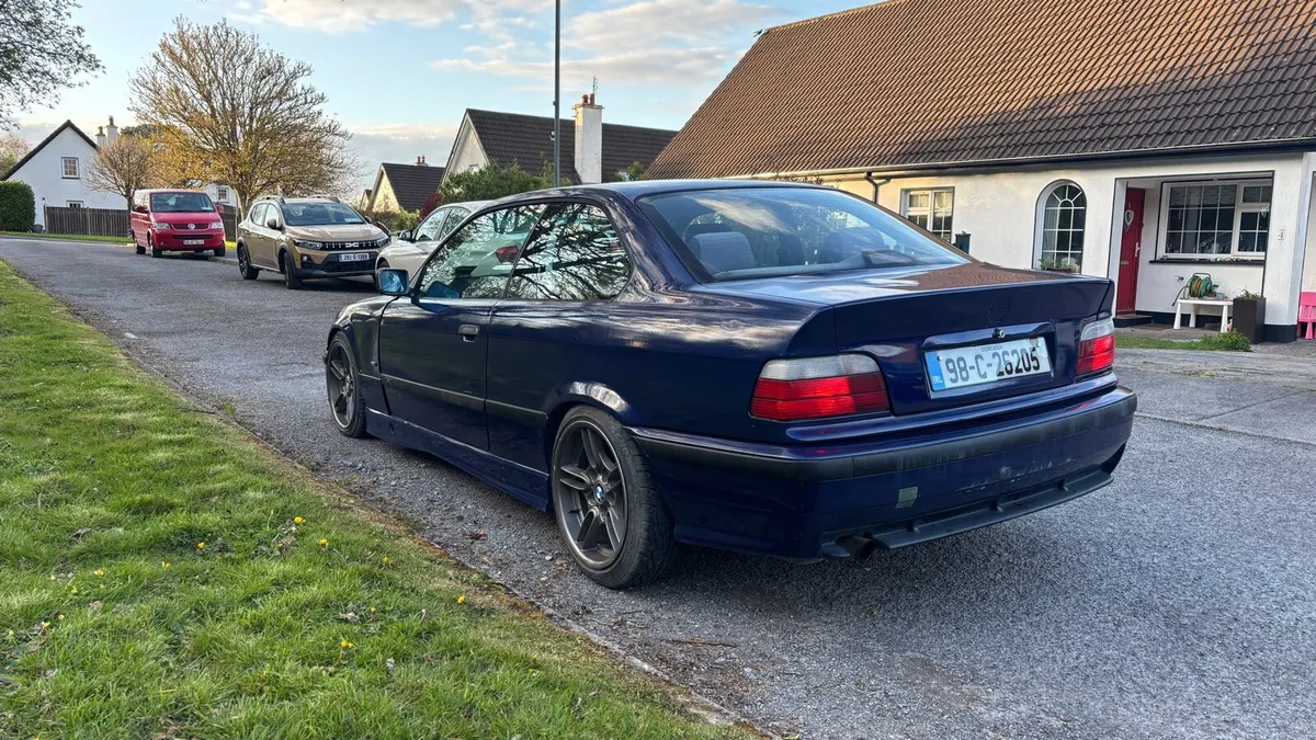 E36 bmw 318is - Image 3