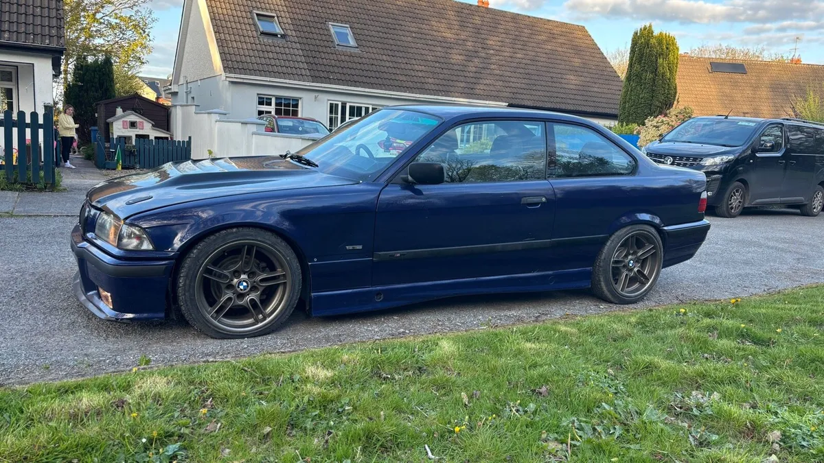 E36 bmw 318is - Image 4