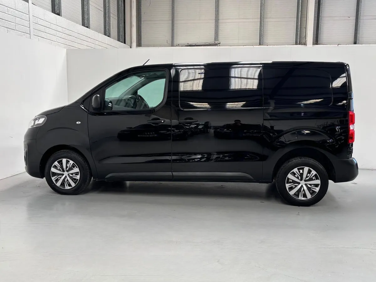 Vivaro 2900 L1 H1 Twin Door - Image 4