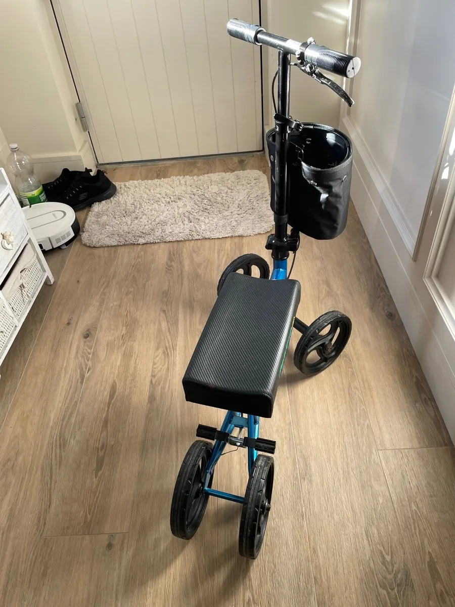 Knee Wheeler - Image 1