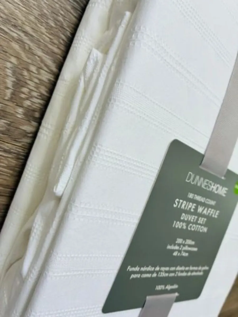 100% cotton - 180 Thread Count Stripe Waffle Duvet - Image 1