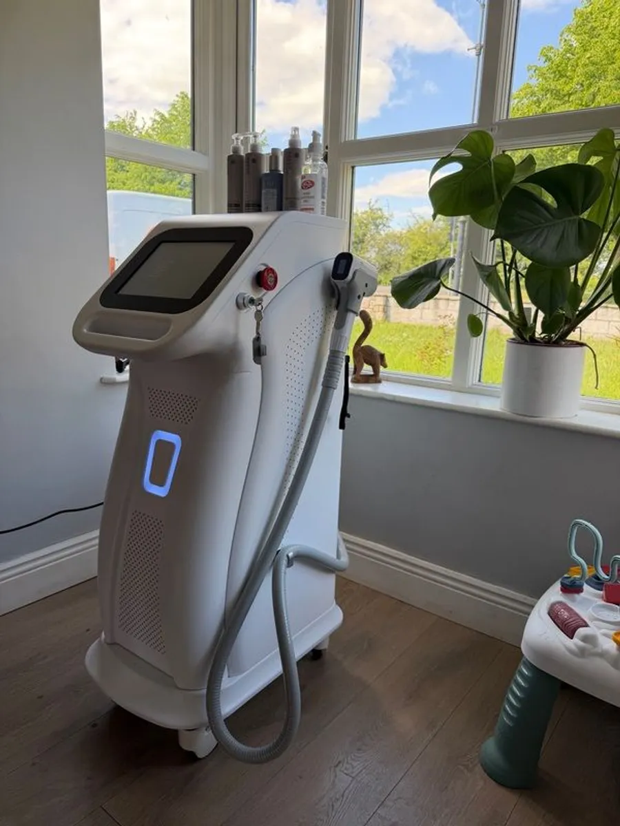 Professional diode laser hair removal machine - Image 1