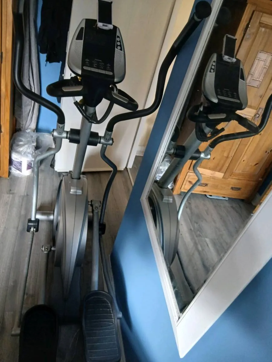 Elliptical machine - Image 2