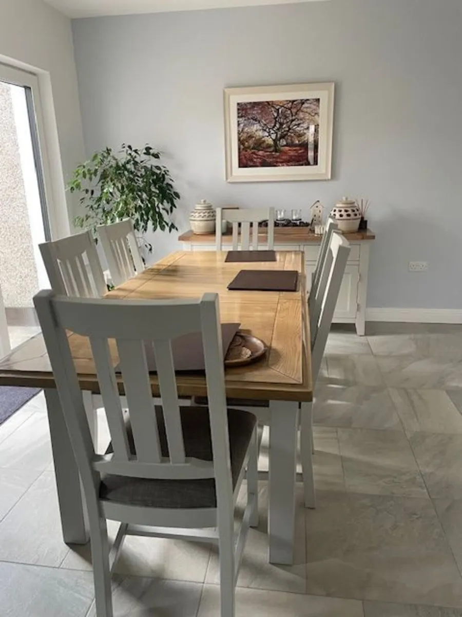 Kitchen table & 6 chairs - Image 3