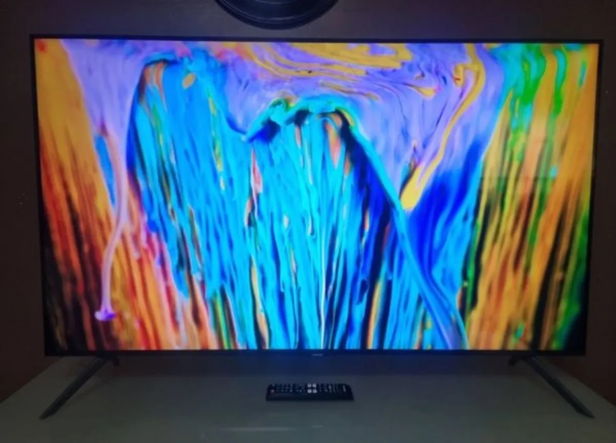 55" Samsung Crystal 4K Quantum HDR Smart TV - Image 4