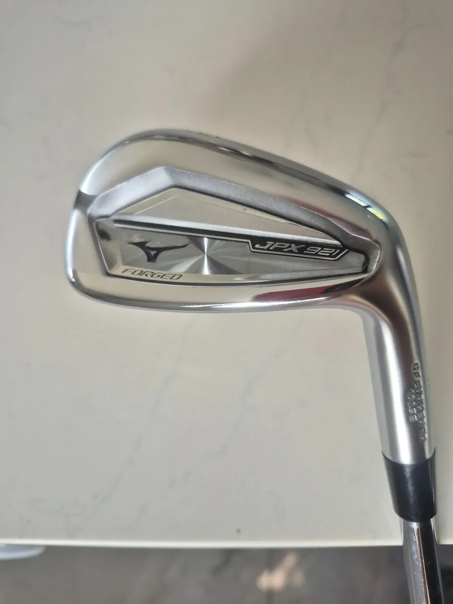Mizuno JPX921 forged 6 - PW - Image 1