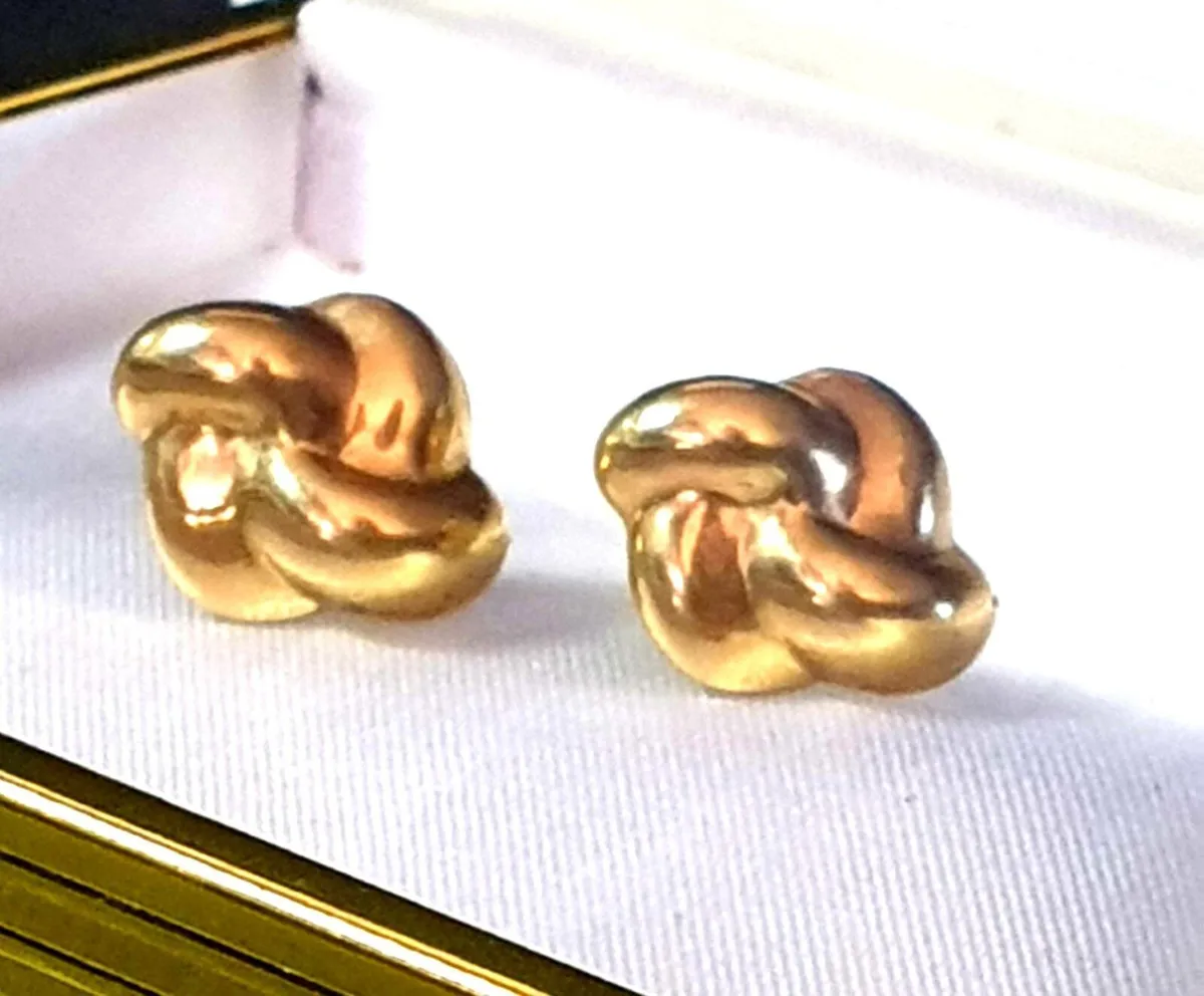 Vintage Hallmarked 9ct Gold 'Knot' Earrings - Image 1