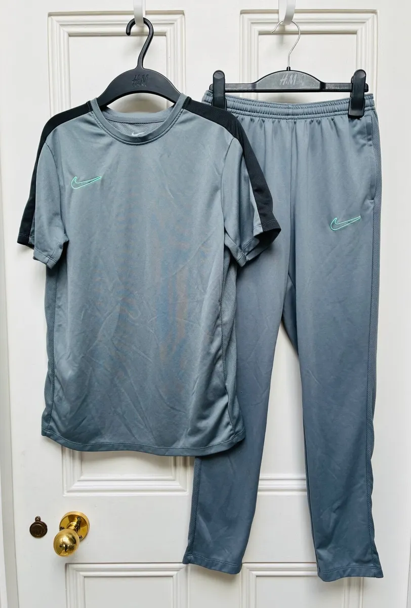 Boys Boys Nike 3 Piece Tracksuit YLG 13-15yrs - Image 2