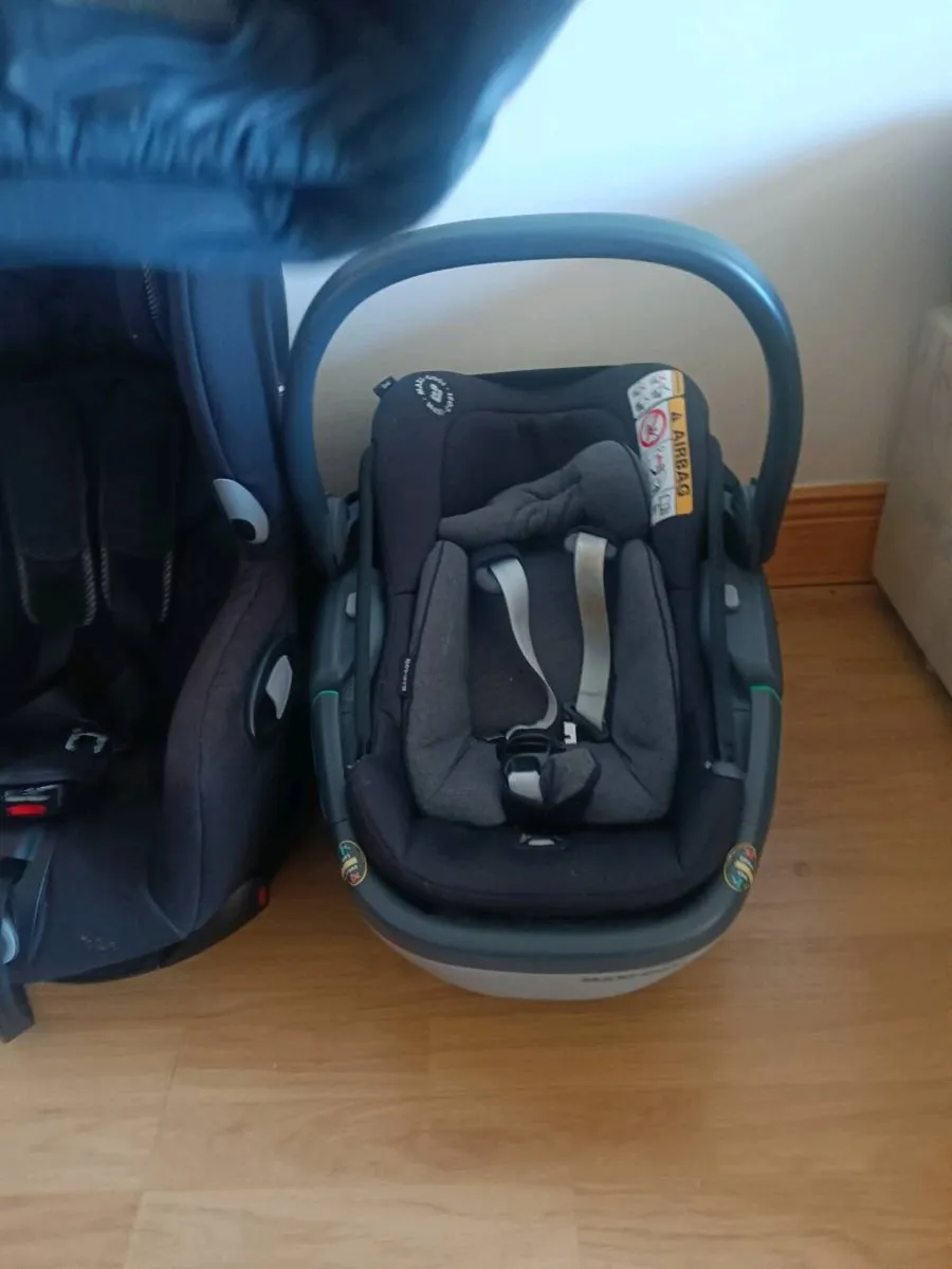 Kids car seat - Image 1