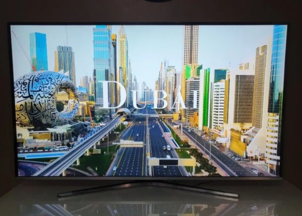 55" Samsung 4k Ultra HD HDR Freeview HD Smart TV - Image 4