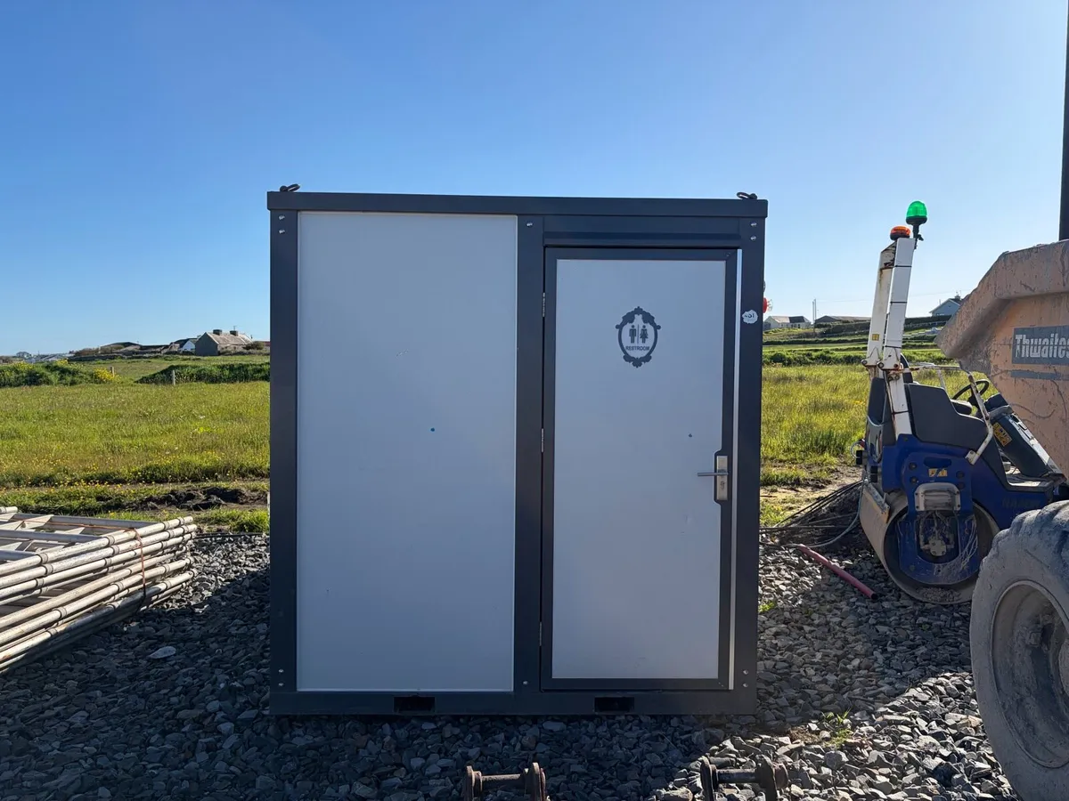 Toilet /shower block - Image 1