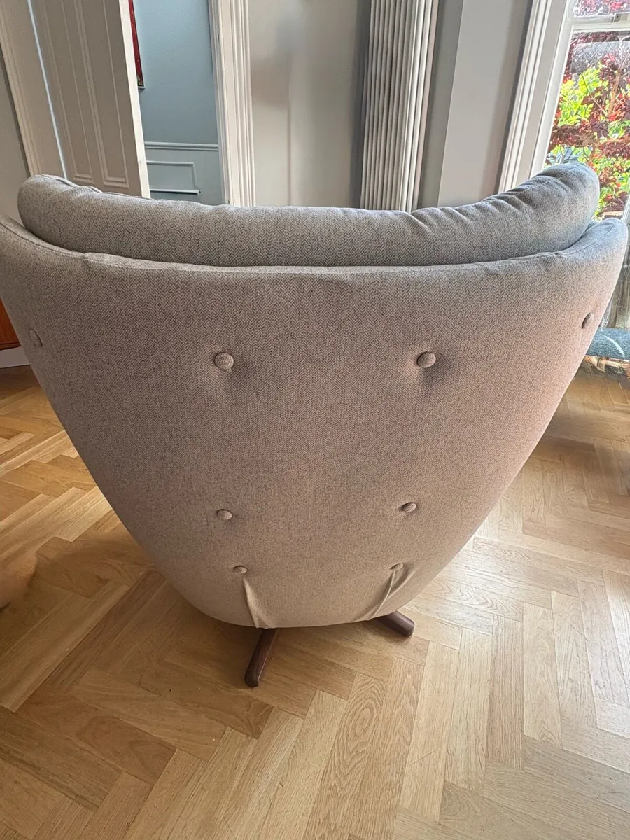 Parker Knoll Swivel Egg Chair - Image 3
