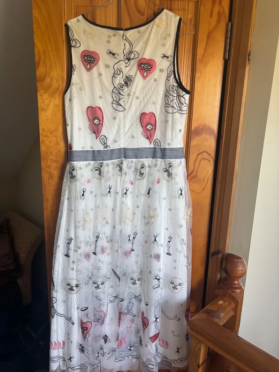 Woman’s Dress Fee G - Image 2