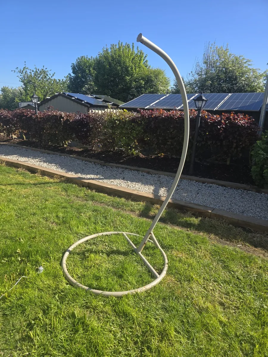 7 Swing Chair Stands (25 each) - Image 1