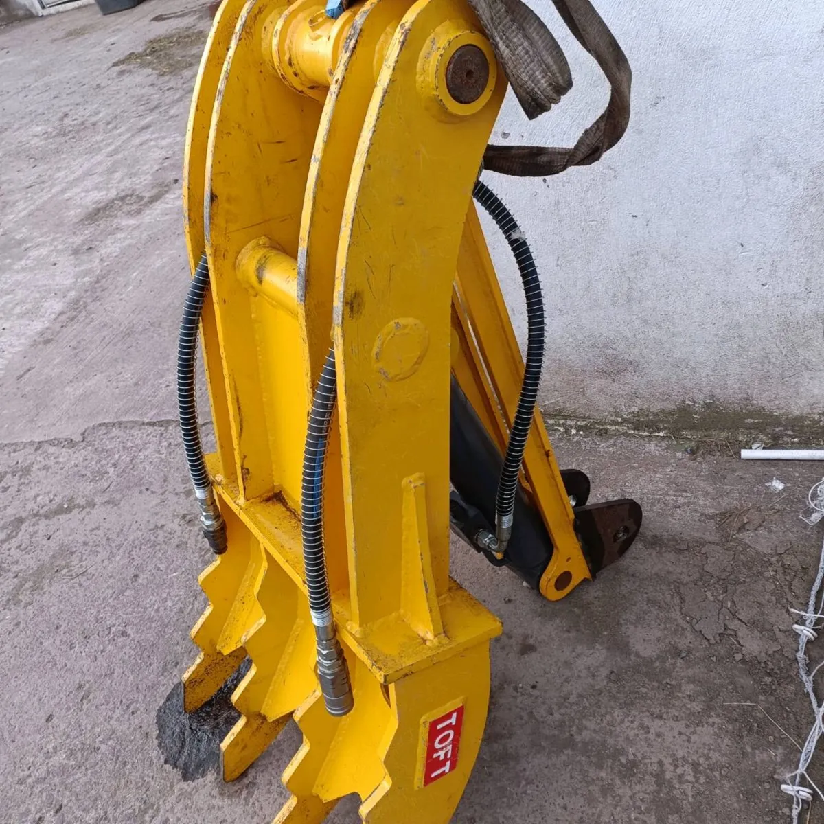 TOFT hydraulic grab - Image 1