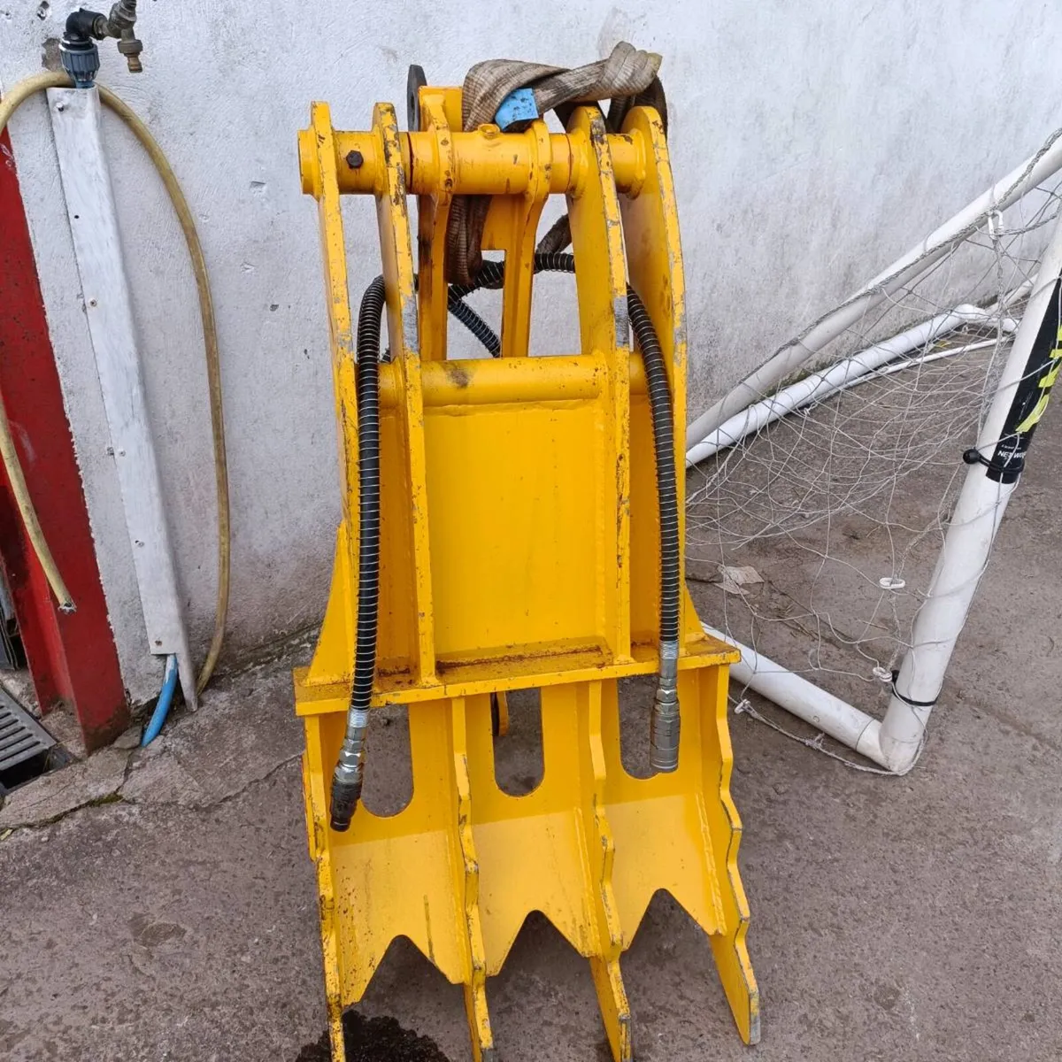 TOFT hydraulic grab - Image 2