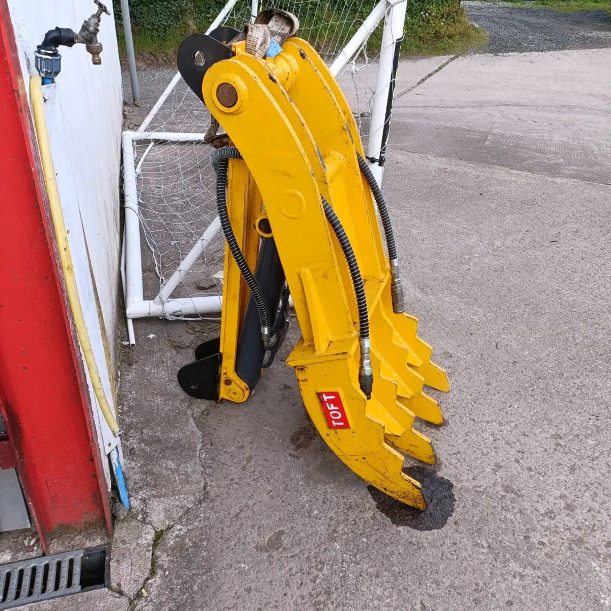 TOFT hydraulic grab - Image 3