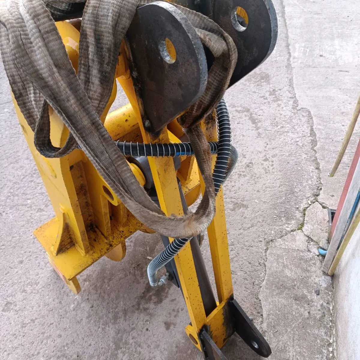 TOFT hydraulic grab - Image 4