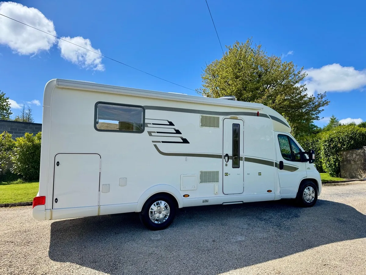 2015 Hymer Automatic Island Bed - Image 4