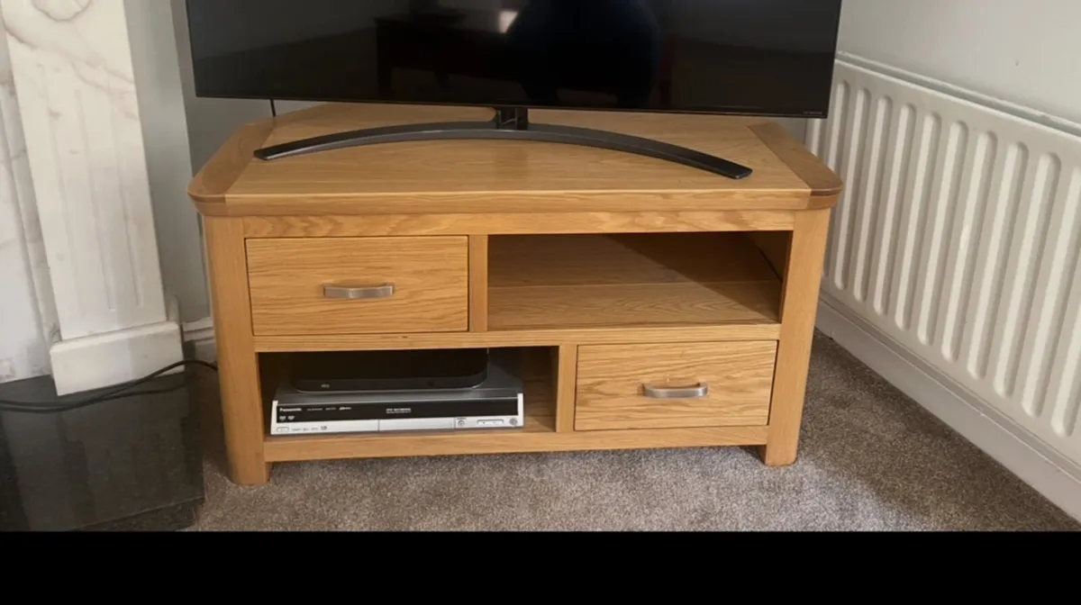 Entertainment stand / unit